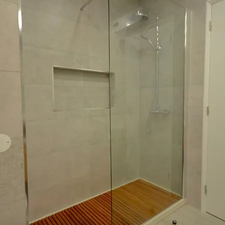 Sea And Horizon Views *