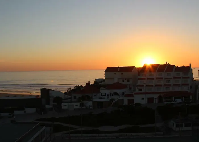 Sea And Horizon Views *