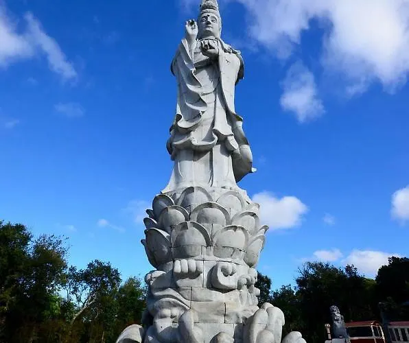 Sea And Horizon Views *