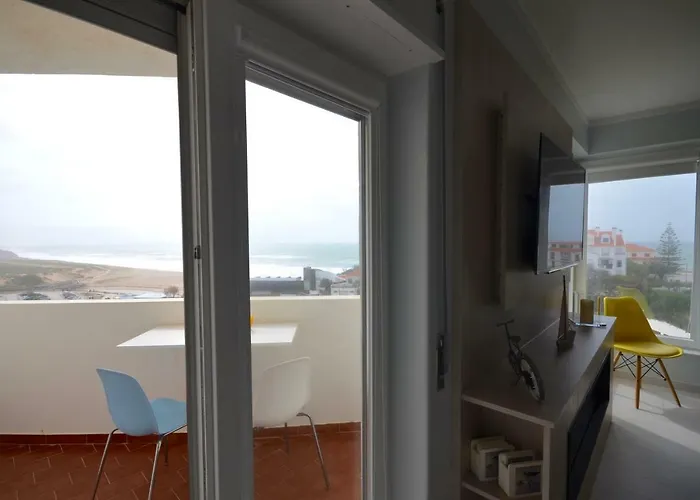 Sea And Horizon Views *