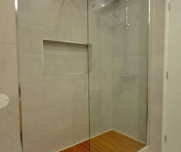 Sea And Horizon Views *